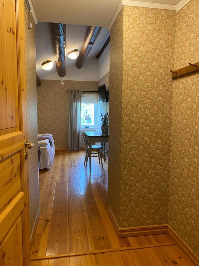 Bredsjoe Gamla Herrgard White Dream Mansion Hallefors  Экстерьер фото