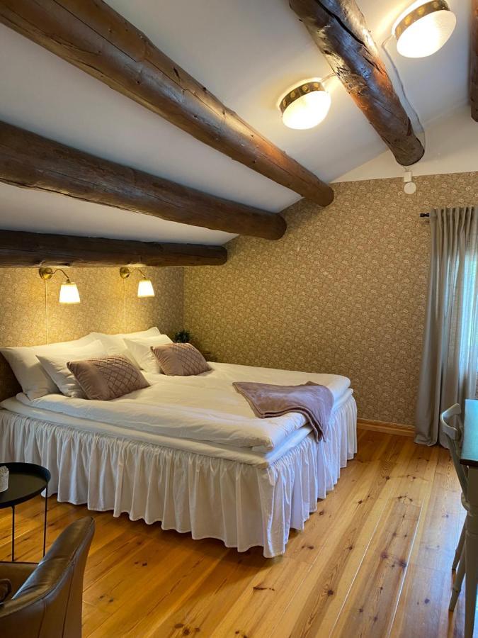 Bredsjoe Gamla Herrgard White Dream Mansion Hallefors  Экстерьер фото